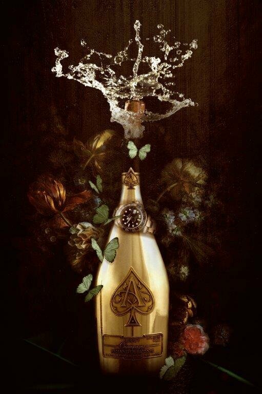 champagne schilderij op maat, gouden fles kunst, luxe kunstwerk met horloge, Armand de Brignac kunstobject, GINVI Apien art, maatwerk kunst voor interieur, design champagne kunst, handgemaakt kunstwerk Nederland, gepersonaliseerde kunst met Rolex, kunst met luxe uitstraling