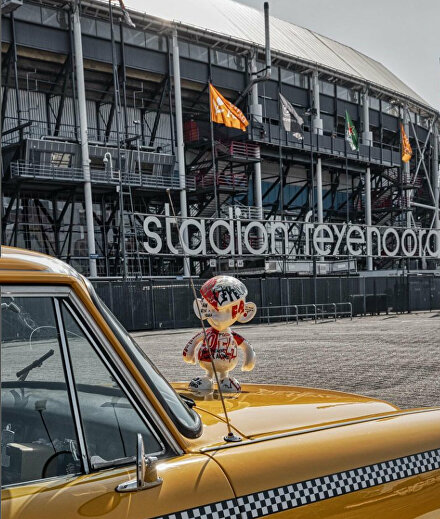 Binkie, Rotterdam kunst, kunstbeeld, kunst op maat, feyenoord, stadion art, ginvi, graffitiart, van dyson