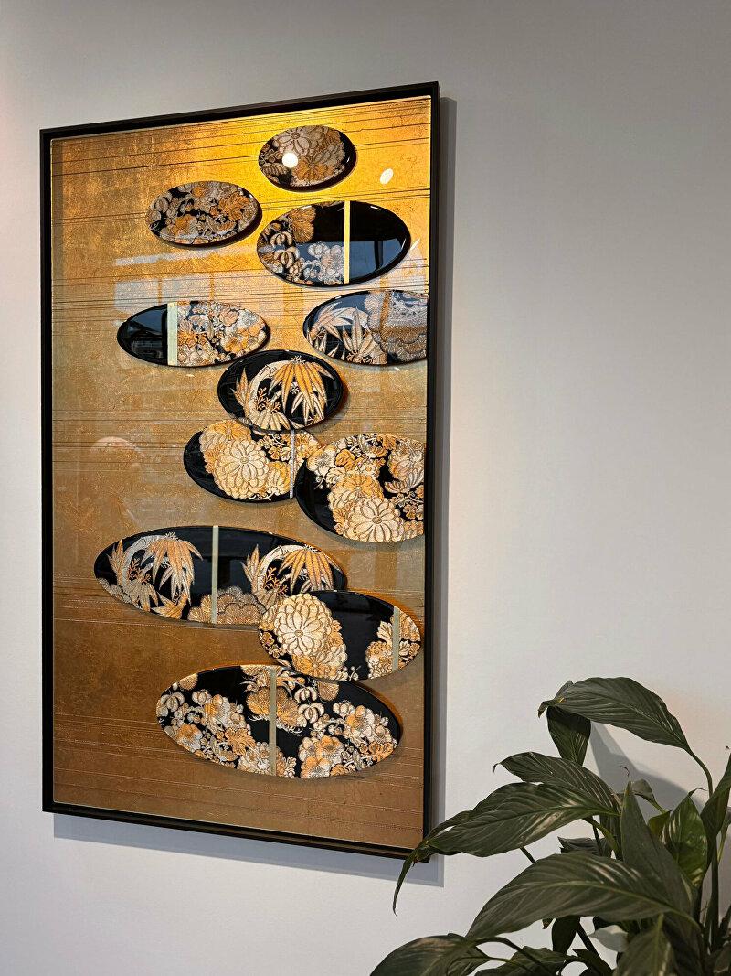 Japanse kunst, Japans kunstwerk, bonsai kunstwerk, abstracte bonsai, bonsai schilderij, Japanse bonsai kunst, kunstwerk met bladgoud, epoxy kunstwerk, kunst met epoxy lagen, Japanse kunst Rotterdam, Japans design kunst, handgemaakt Japans kunstwerk, luxe Japanse kunst, bladgoud kunst, gouden kunstwerk, parelmoer kunst, moderne Japanse kunst, Japanse ambacht, kunst met obi stof, geisha kunst, kimono kunstwerk, Japanse kimono stof, exclusieve Japanse kunst, Japans geïnspireerd kunstwerk, Japans kunstobject, groot Japans kunstwerk, Japans design, Japanse stijl interieur, Japanse wandkunst, Japanse decoratie, Japans kunstpaneel, Ginvi Japan dag, Ginvi kunstwerk, uniek Japans kunstwerk, luxe wandkunst, high-end kunst, Japans kunst op maat, kunst met diepte en lagen, epoxy en bladgoud, Japanse kunst traditie, moderne oosterse kunst, Japanse spiritualiteit in kunst, bonsai symboliek, abstracte natuurkunst, exclusieve epoxy kunst, handgemaakt bladgoud kunstwerk, Japans meesterwerk, uniek Japans design